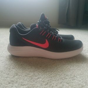 Nike women's lunarconverge running shoes